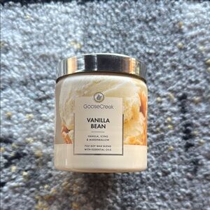 Vanilla Bean 7 oz Candle NEW 🏷️